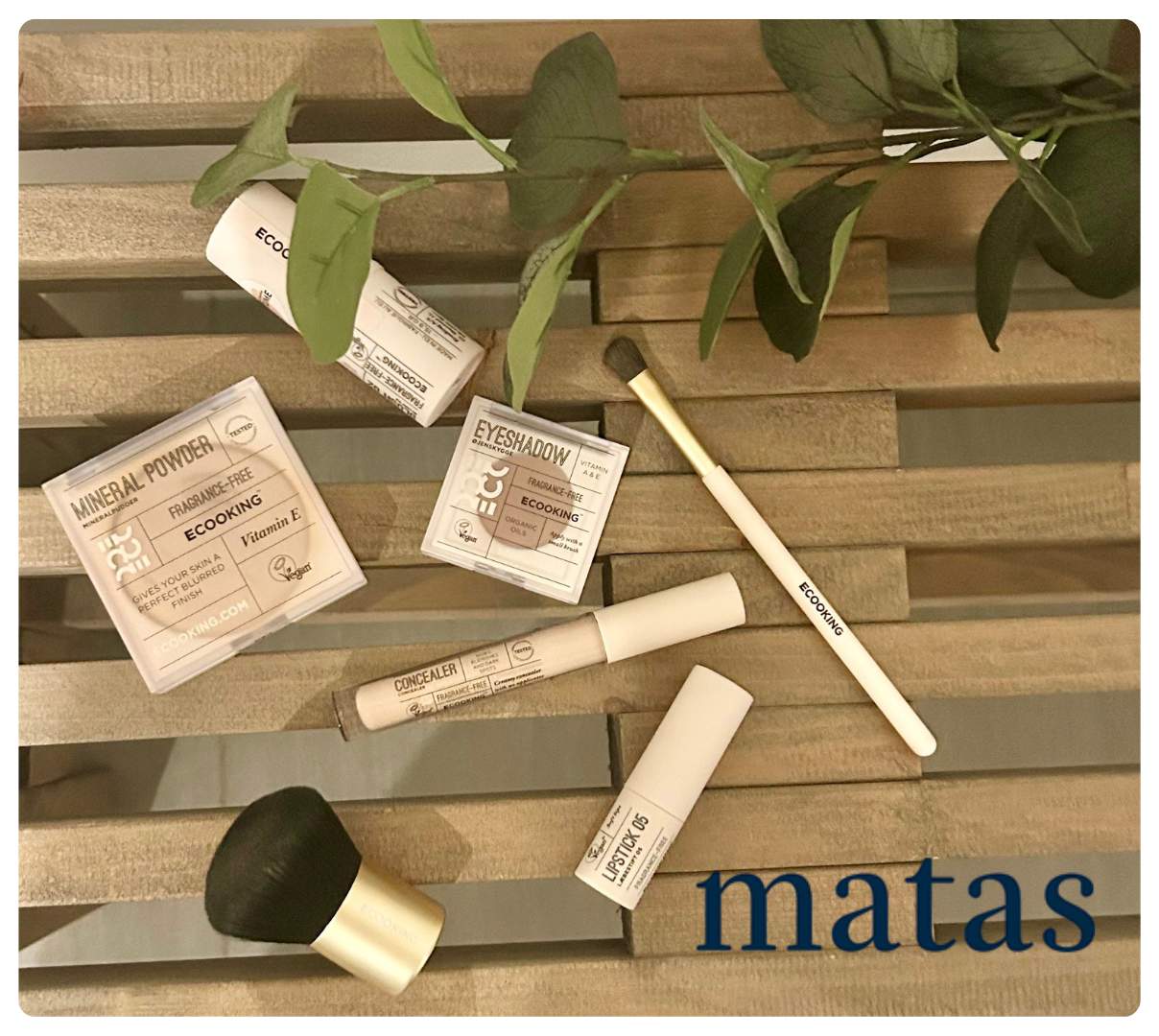 Ecooking mineral powder, concealer, lipstick og eyeshadow fra Matas